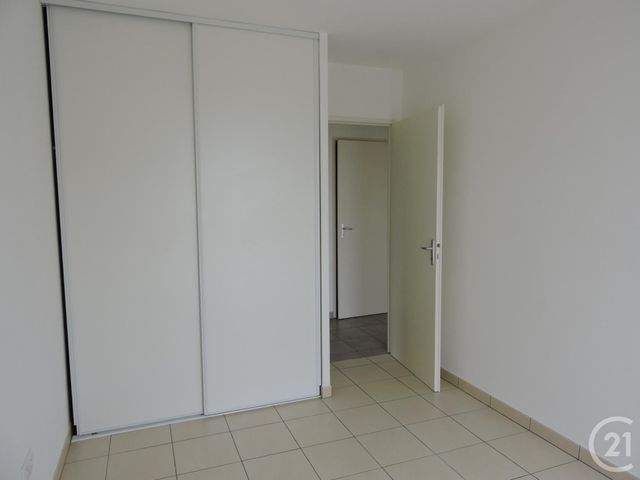 Appartement T3 à louer - 3 pièces - 59.75 m2 - PUILBOREAU - 17 - POITOU-CHARENTES - Century 21 Agence Du Centre Ville