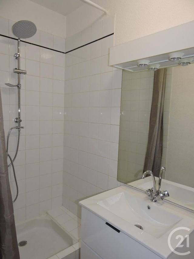 Appartement Studio à louer - 1 pièce - 15.6 m2 - LA ROCHELLE - 17 - POITOU-CHARENTES - Century 21 Agence Du Centre Ville