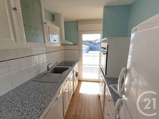 Appartement T3 à vendre - 3 pièces - 60.0 m2 - LA ROCHELLE - 17 - POITOU-CHARENTES - Century 21 Agence Du Centre Ville