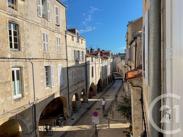 Appartement F2 à louer - 2 pièces - 26.17 m2 - LA ROCHELLE - 17 - POITOU-CHARENTES - Century 21 Agence Du Centre Ville