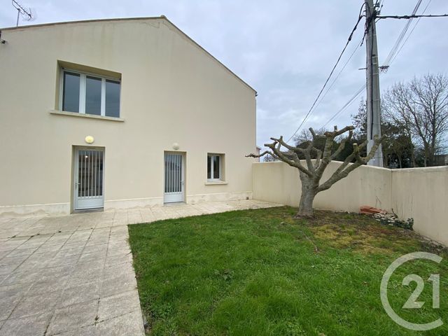 Appartement Studio à louer - 2 pièces - 20.61 m2 - AYTRE - 17 - POITOU-CHARENTES - Century 21 Agence Du Centre Ville