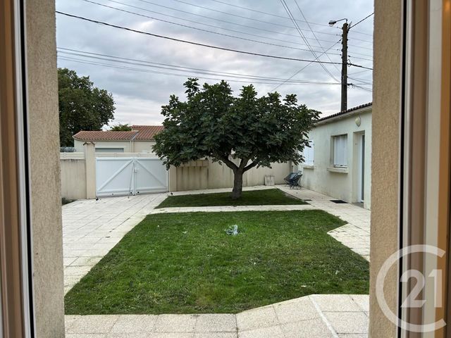 Appartement Studio à louer - 2 pièces - 20.61 m2 - AYTRE - 17 - POITOU-CHARENTES - Century 21 Agence Du Centre Ville