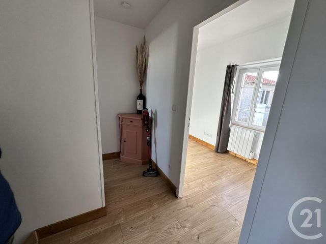 maison à louer - 4 pièces - 70.16 m2 - LA JARNE - 17 - POITOU-CHARENTES - Century 21 Agence Du Centre Ville