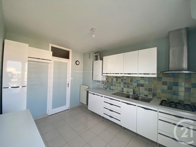 Appartement F5 à louer - 5 pièces - 95.16 m2 - LA ROCHELLE - 17 - POITOU-CHARENTES - Century 21 Agence Du Centre Ville
