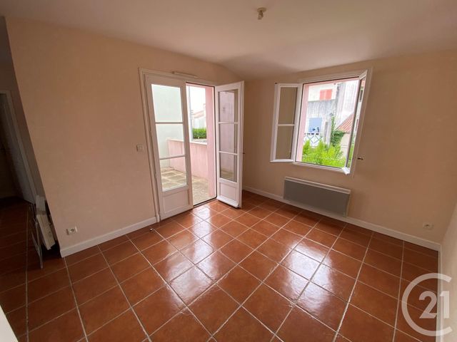 maison à louer - 3 pièces - 55.87 m2 - COURCON - 17 - POITOU-CHARENTES - Century 21 Agence Du Centre Ville