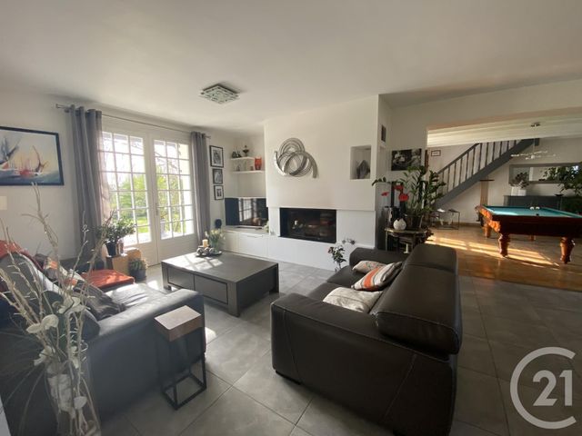 maison à vendre - 7 pièces - 156.52 m2 - LA JARRIE - 17 - POITOU-CHARENTES - Century 21 Agence Du Centre Ville