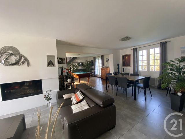 maison à vendre - 7 pièces - 156.52 m2 - LA JARRIE - 17 - POITOU-CHARENTES - Century 21 Agence Du Centre Ville