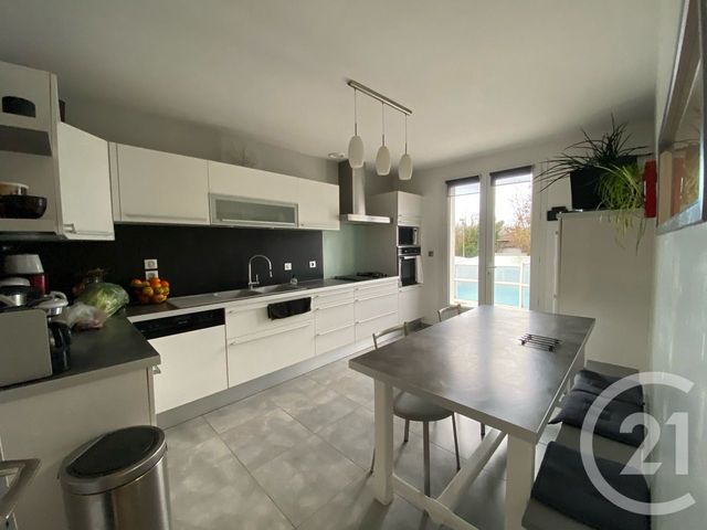 maison à vendre - 7 pièces - 156.52 m2 - LA JARRIE - 17 - POITOU-CHARENTES - Century 21 Agence Du Centre Ville