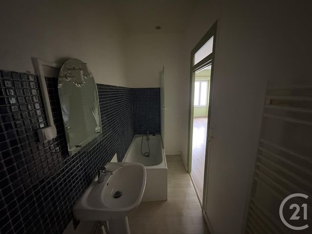 Appartement Studio à louer - 1 pièce - 28.0 m2 - LA ROCHELLE - 17 - POITOU-CHARENTES - Century 21 Agence Du Centre Ville