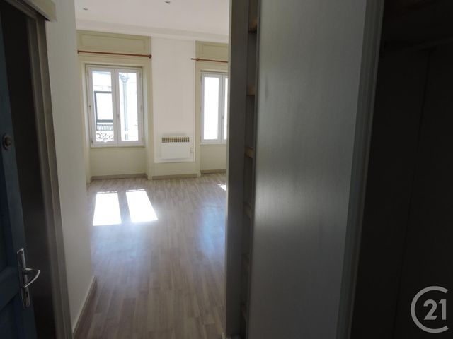 Appartement Studio à louer - 1 pièce - 28.0 m2 - LA ROCHELLE - 17 - POITOU-CHARENTES - Century 21 Agence Du Centre Ville