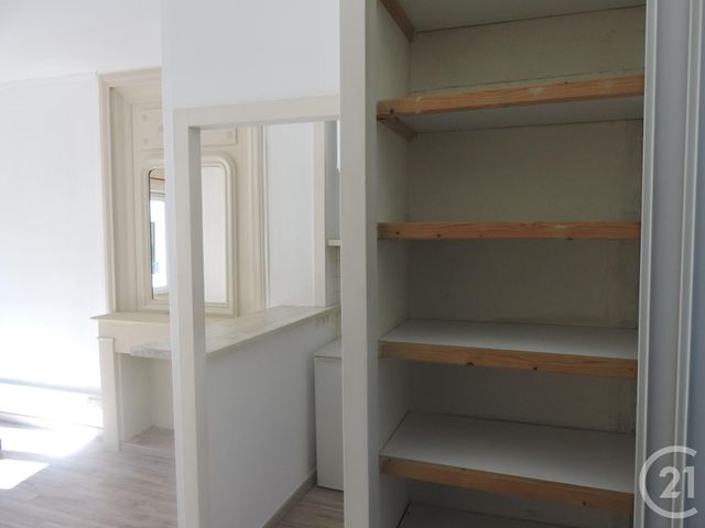 Appartement Studio à louer - 1 pièce - 28.0 m2 - LA ROCHELLE - 17 - POITOU-CHARENTES - Century 21 Agence Du Centre Ville