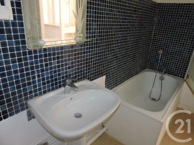 Appartement Studio à louer - 1 pièce - 28.0 m2 - LA ROCHELLE - 17 - POITOU-CHARENTES - Century 21 Agence Du Centre Ville