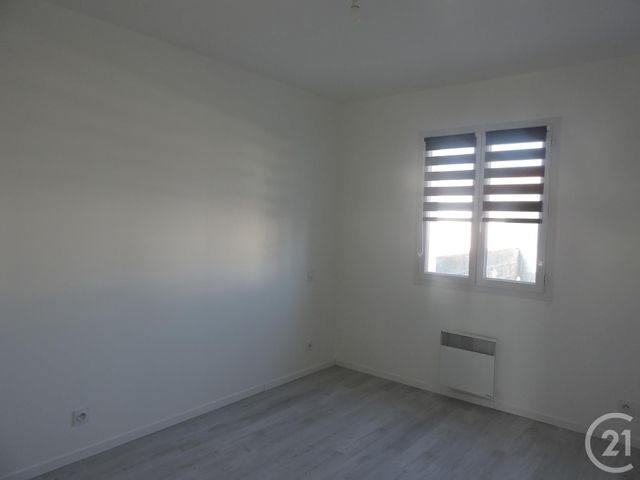 maison à louer - 4 pièces - 85.0 m2 - CHARRON - 17 - POITOU-CHARENTES - Century 21 Agence Du Centre Ville