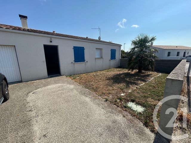 maison à louer - 4 pièces - 85.0 m2 - CHARRON - 17 - POITOU-CHARENTES - Century 21 Agence Du Centre Ville