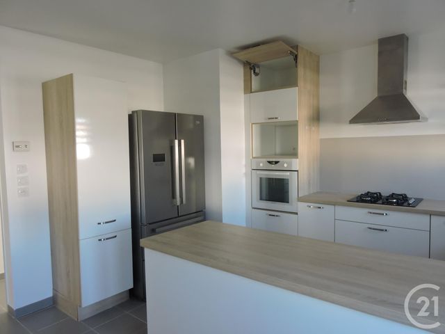 maison à louer - 4 pièces - 85.0 m2 - CHARRON - 17 - POITOU-CHARENTES - Century 21 Agence Du Centre Ville