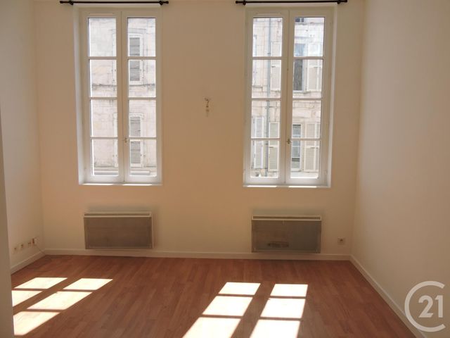 Appartement Studio à louer - 1 pièce - 26.47 m2 - LA ROCHELLE - 17 - POITOU-CHARENTES - Century 21 Agence Du Centre Ville