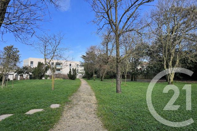 Appartement à vendre - 2 pièces - 47.38 m2 - LA ROCHELLE - 17 - POITOU-CHARENTES - Century 21 Agence Du Centre Ville