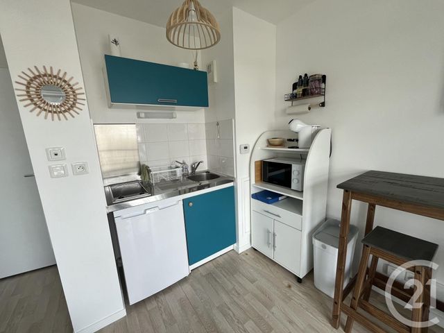 Appartement F1 à louer - 1 pièce - 19.6 m2 - LA ROCHELLE - 17 - POITOU-CHARENTES - Century 21 Agence Du Centre Ville