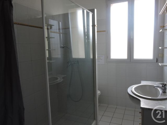 Appartement Chambre à louer - 1 pièce - 15.3 m2 - AYTRE - 17 - POITOU-CHARENTES - Century 21 Agence Du Centre Ville