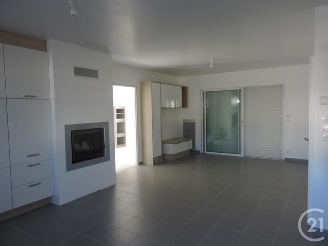 maison à louer - 4 pièces - 85.0 m2 - CHARRON - 17 - POITOU-CHARENTES - Century 21 Agence Du Centre Ville