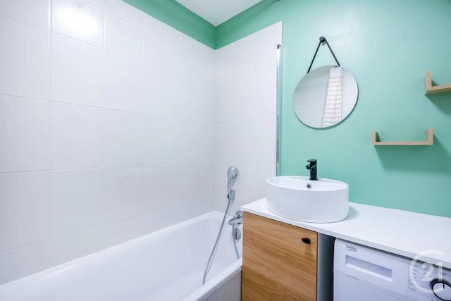 Appartement F3 à louer - 3 pièces - 62.8 m2 - LA ROCHELLE - 17 - POITOU-CHARENTES - Century 21 Agence Du Centre Ville