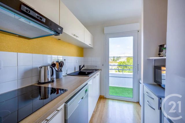 Appartement F3 à louer - 3 pièces - 62.8 m2 - LA ROCHELLE - 17 - POITOU-CHARENTES - Century 21 Agence Du Centre Ville