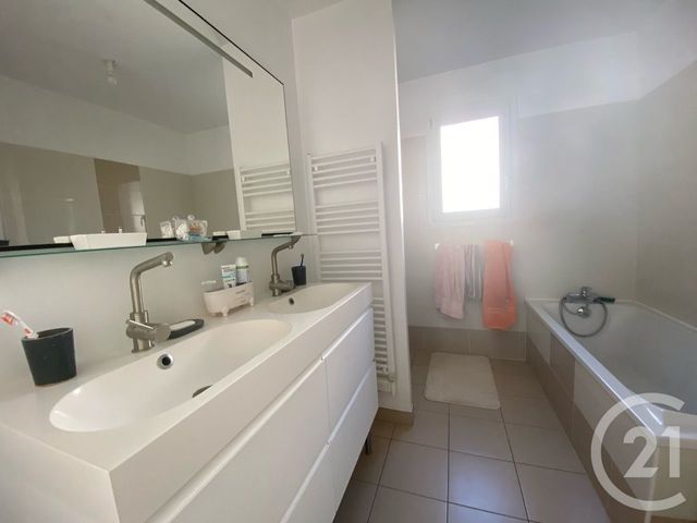 maison à vendre - 5 pièces - 98.0 m2 - AIGREFEUILLE D AUNIS - 17 - POITOU-CHARENTES - Century 21 Agence Du Centre Ville