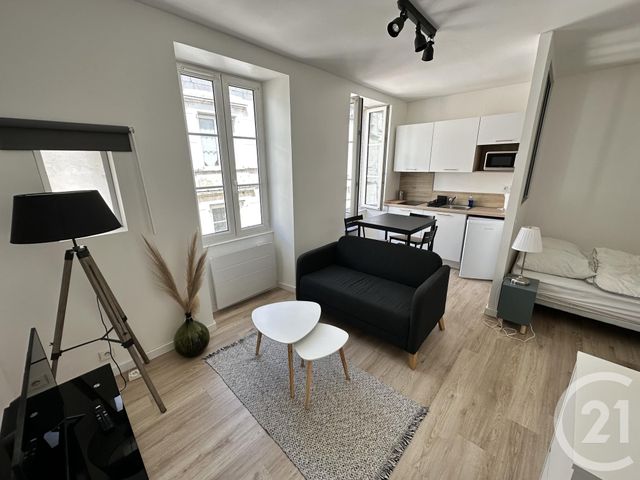 Appartement à louer - 3 pièces - 21.13 m2 - LA ROCHELLE - 17 - POITOU-CHARENTES - Century 21 Agence Du Centre Ville