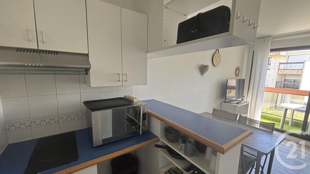 Appartement à louer - 2 pièces - 35.72 m2 - LA ROCHELLE - 17 - POITOU-CHARENTES - Century 21 Agence Du Centre Ville