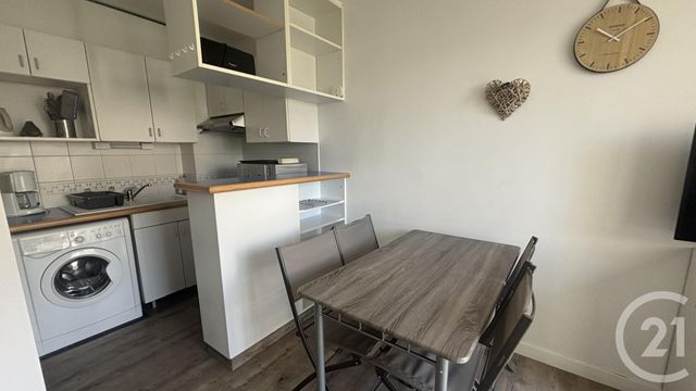 Appartement à louer - 2 pièces - 35.72 m2 - LA ROCHELLE - 17 - POITOU-CHARENTES - Century 21 Agence Du Centre Ville