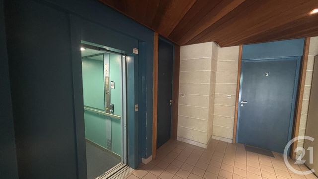 Appartement à louer - 2 pièces - 35.72 m2 - LA ROCHELLE - 17 - POITOU-CHARENTES - Century 21 Agence Du Centre Ville