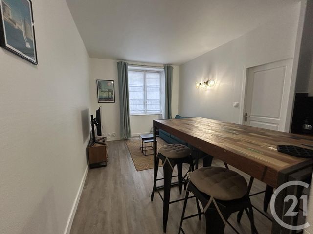Appartement à louer - 2 pièces - 30.23 m2 - LA ROCHELLE - 17 - POITOU-CHARENTES - Century 21 Agence Du Centre Ville