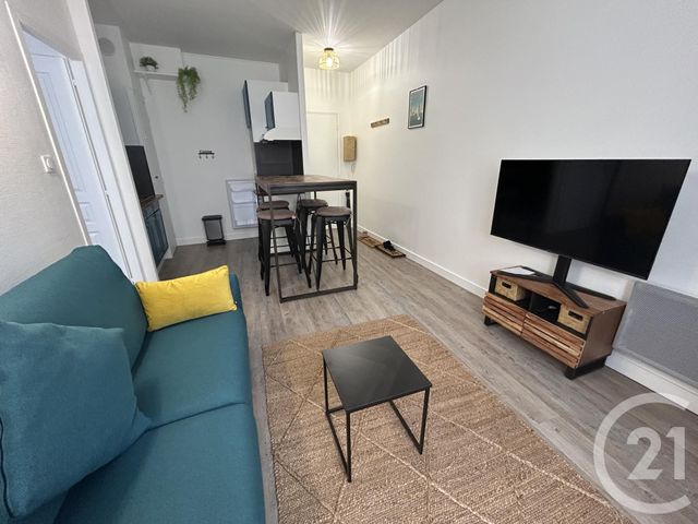 Appartement à louer - 2 pièces - 30.23 m2 - LA ROCHELLE - 17 - POITOU-CHARENTES - Century 21 Agence Du Centre Ville