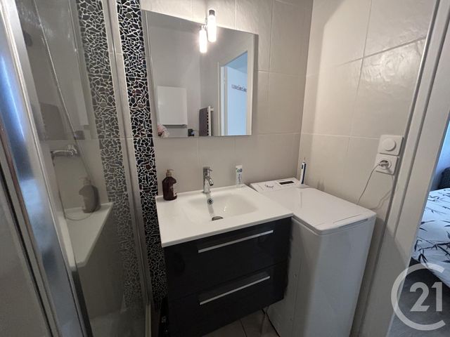 Appartement à louer - 2 pièces - 30.23 m2 - LA ROCHELLE - 17 - POITOU-CHARENTES - Century 21 Agence Du Centre Ville