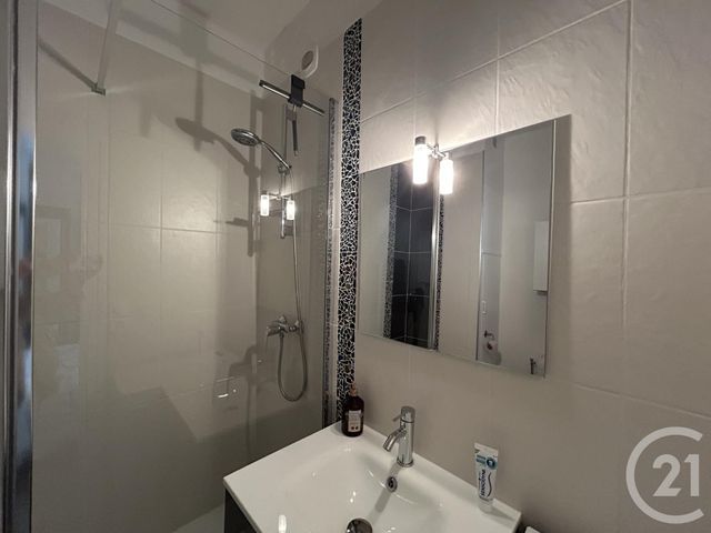 Appartement à louer - 2 pièces - 30.23 m2 - LA ROCHELLE - 17 - POITOU-CHARENTES - Century 21 Agence Du Centre Ville