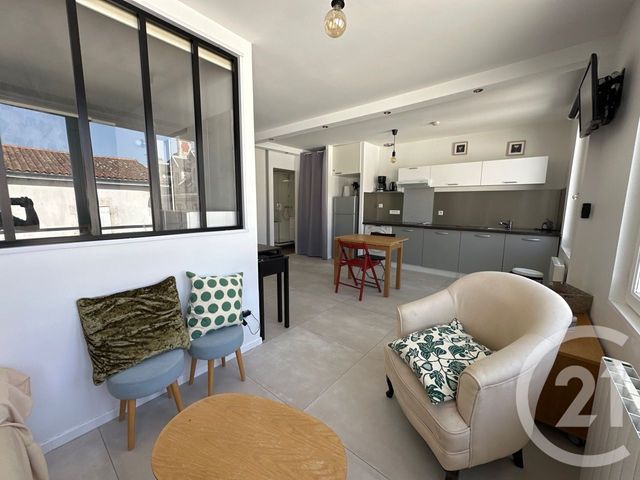Appartement F2 à louer - 2 pièces - 37.63 m2 - LA ROCHELLE - 17 - POITOU-CHARENTES - Century 21 Agence Du Centre Ville