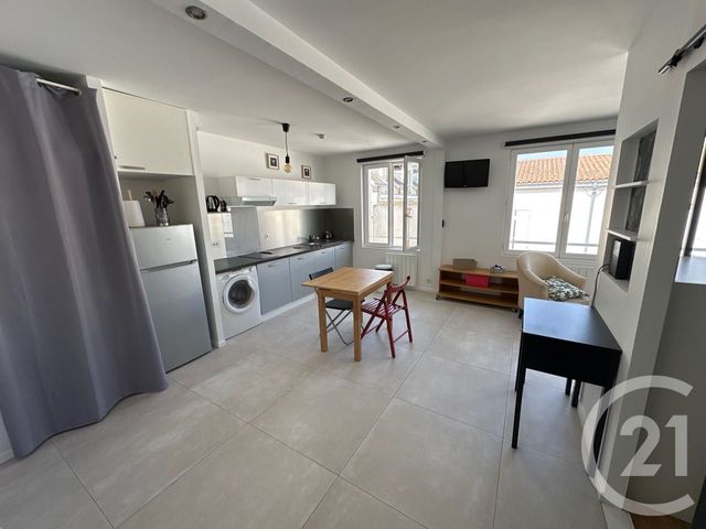Appartement F2 à louer - 2 pièces - 37.63 m2 - LA ROCHELLE - 17 - POITOU-CHARENTES - Century 21 Agence Du Centre Ville