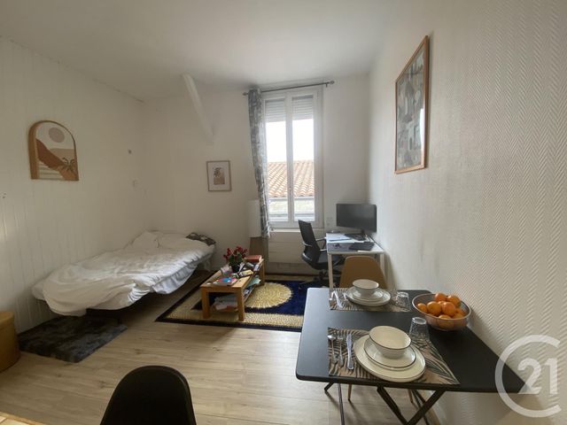Appartement Studio à vendre - 1 pièce - 27.87 m2 - LA ROCHELLE - 17 - POITOU-CHARENTES - Century 21 Agence Du Centre Ville