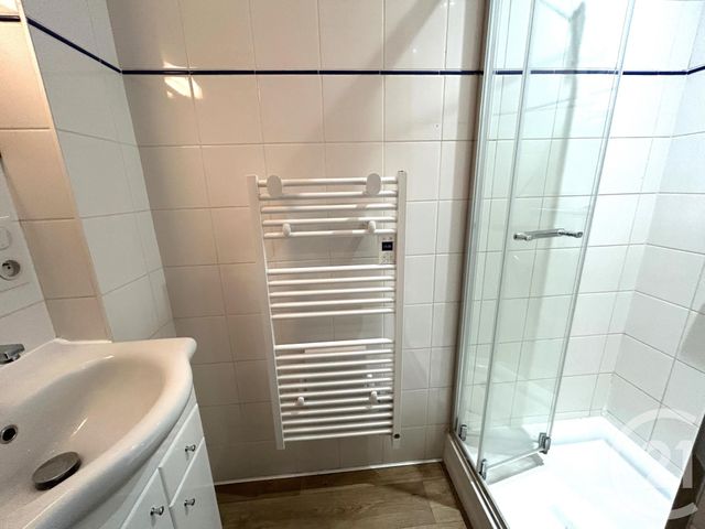 Appartement à louer - 2 pièces - 27.0 m2 - LA ROCHELLE - 17 - POITOU-CHARENTES - Century 21 Agence Du Centre Ville