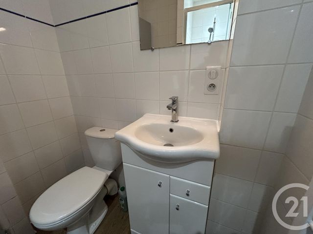 Appartement à louer - 2 pièces - 27.0 m2 - LA ROCHELLE - 17 - POITOU-CHARENTES - Century 21 Agence Du Centre Ville