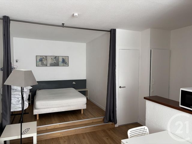 Appartement Studio à louer - 1 pièce - 26.39 m2 - LA ROCHELLE - 17 - POITOU-CHARENTES - Century 21 Agence Du Centre Ville