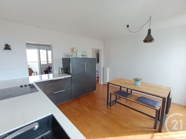 Appartement T5 à vendre - 5 pièces - 76.0 m2 - LA ROCHELLE - 17 - POITOU-CHARENTES - Century 21 Agence Du Centre Ville
