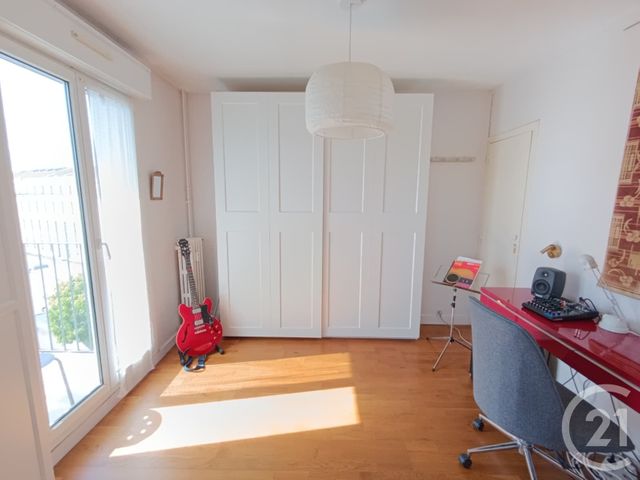 Appartement T5 à vendre - 5 pièces - 76.0 m2 - LA ROCHELLE - 17 - POITOU-CHARENTES - Century 21 Agence Du Centre Ville