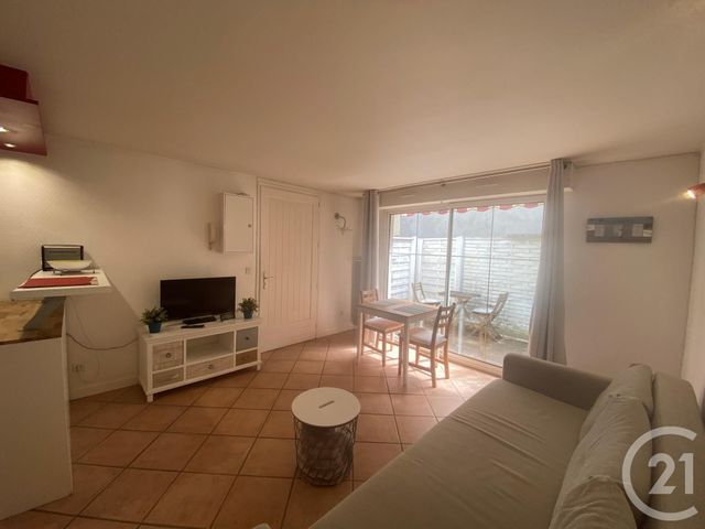 Appartement F1 à louer - 1 pièce - 21.72 m2 - LA ROCHELLE - 17 - POITOU-CHARENTES - Century 21 Agence Du Centre Ville