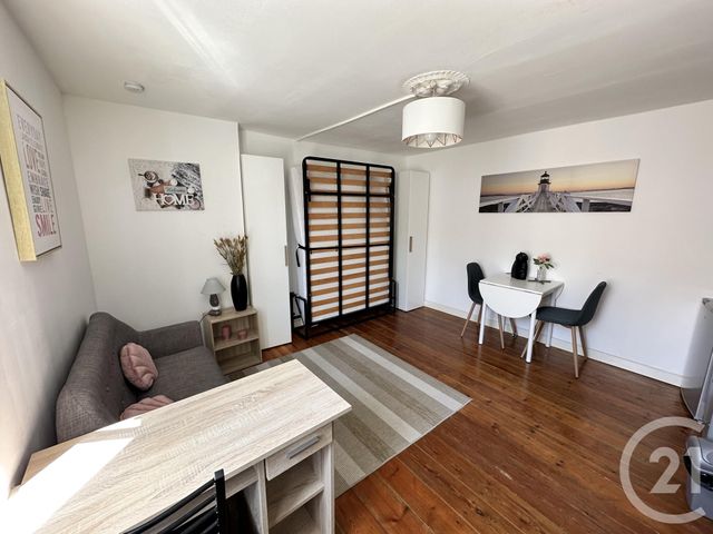 Appartement Studio à louer - 1 pièce - 16.85 m2 - LA ROCHELLE - 17 - POITOU-CHARENTES - Century 21 Agence Du Centre Ville