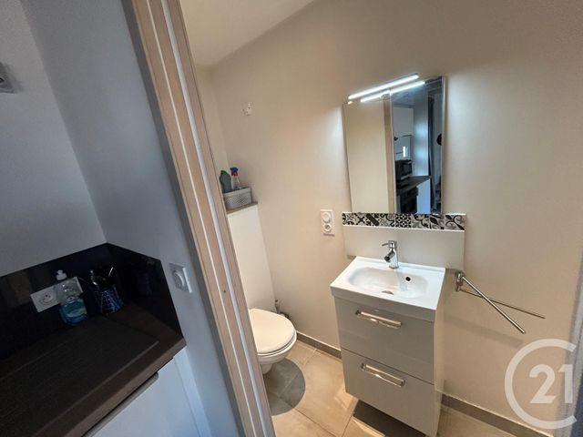 Appartement T1 à louer - 1 pièce - 17.0 m2 - LA ROCHELLE - 17 - POITOU-CHARENTES - Century 21 Agence Du Centre Ville