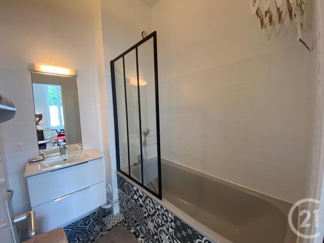 Appartement F1 à louer - 1 pièce - 23.92 m2 - LA ROCHELLE - 17 - POITOU-CHARENTES - Century 21 Agence Du Centre Ville