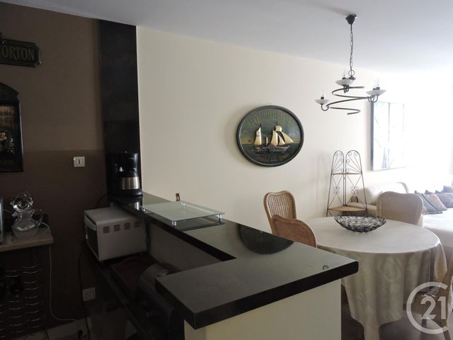 Appartement à louer - 2 pièces - 45.23 m2 - LA ROCHELLE - 17 - POITOU-CHARENTES - Century 21 Agence Du Centre Ville