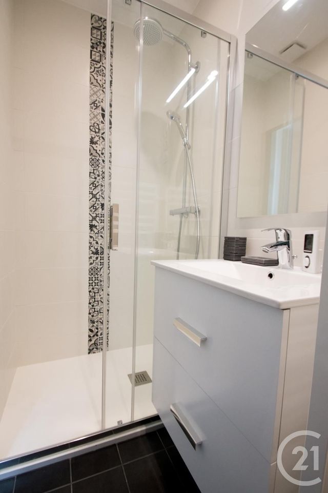 Appartement à louer - 2 pièces - 29.19 m2 - LA ROCHELLE - 17 - POITOU-CHARENTES - Century 21 Agence Du Centre Ville