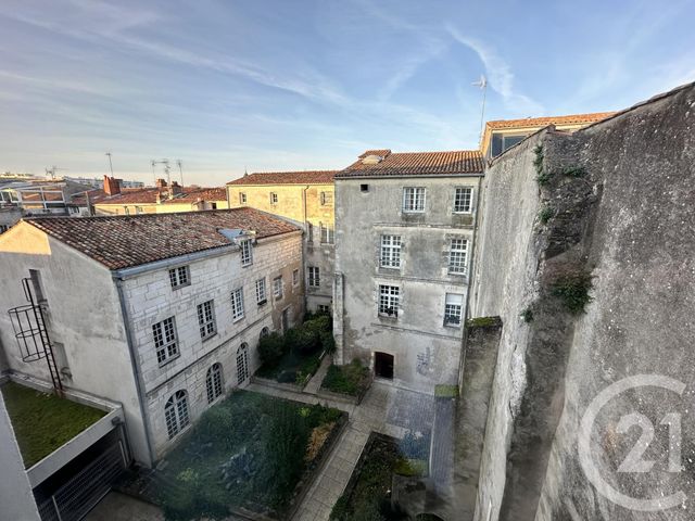Appartement Studio à louer - 1 pièce - 27.61 m2 - LA ROCHELLE - 17 - POITOU-CHARENTES - Century 21 Agence Du Centre Ville